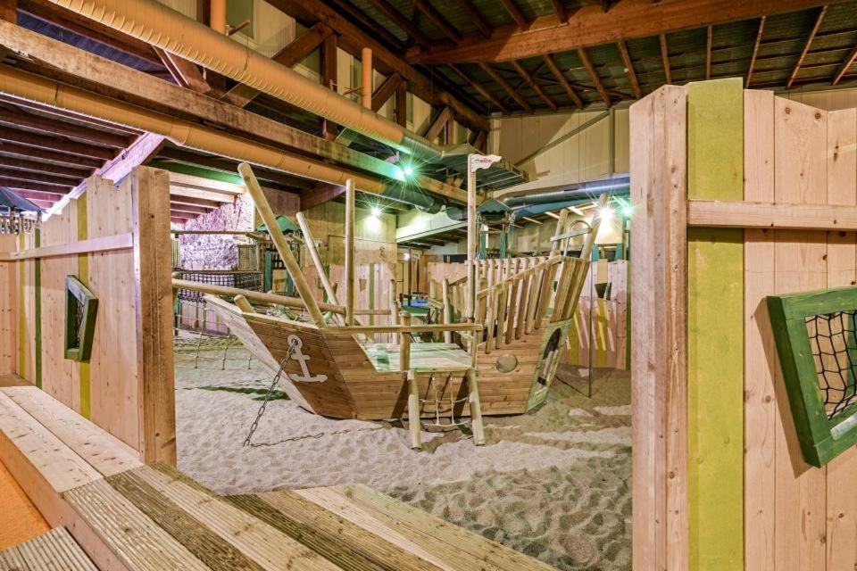 Het Familie Boshuisje - Vakantiewoning Op Prachtig Park Met Veel Faciliteiten Inc Ligbad Gramsbergen Exterior foto