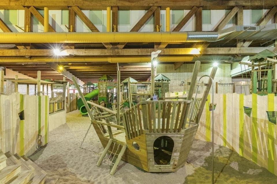 Het Familie Boshuisje - Vakantiewoning Op Prachtig Park Met Veel Faciliteiten Inc Ligbad Gramsbergen Exterior foto