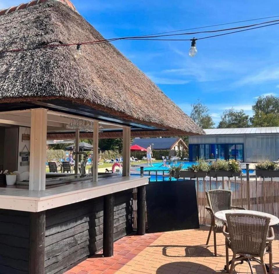 Het Familie Boshuisje - Vakantiewoning Op Prachtig Park Met Veel Faciliteiten Inc Ligbad Gramsbergen Exterior foto